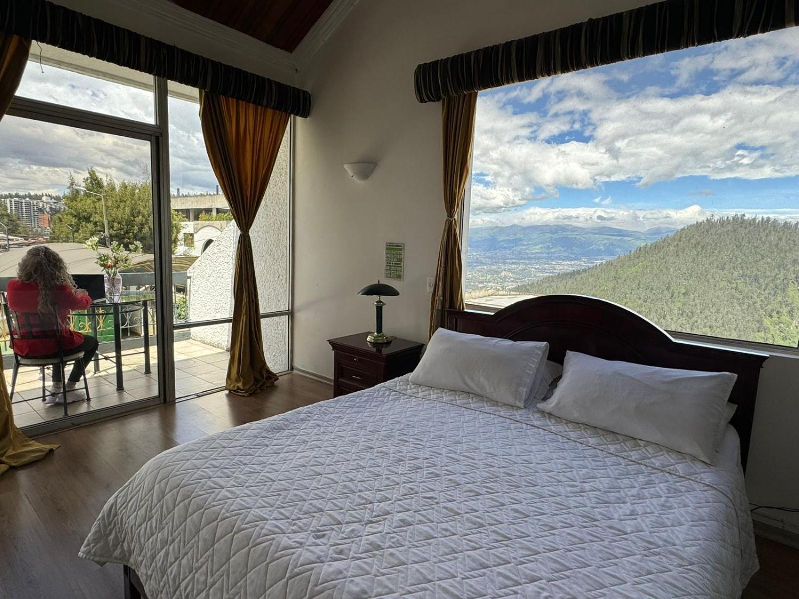 Suites & Hotel Gonzalez Suarez กีโต ภายนอก รูปภาพ