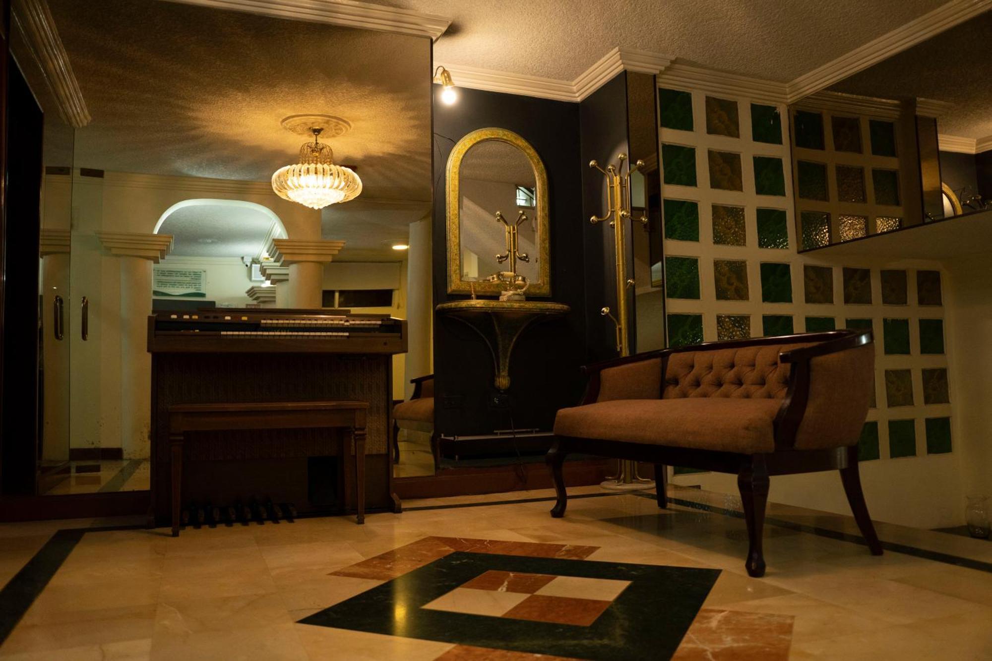 Suites & Hotel Gonzalez Suarez กีโต ภายนอก รูปภาพ
